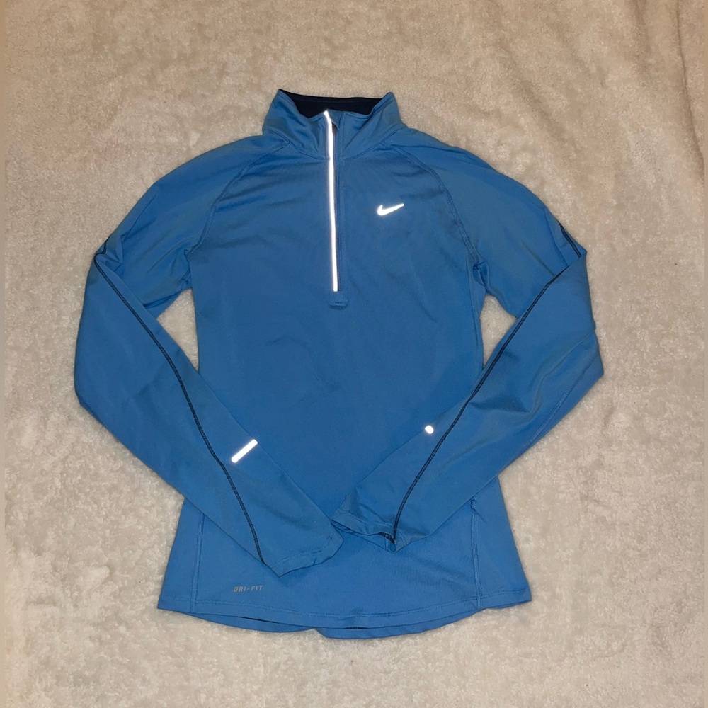 Nike women’s size XS athletic running shirt top